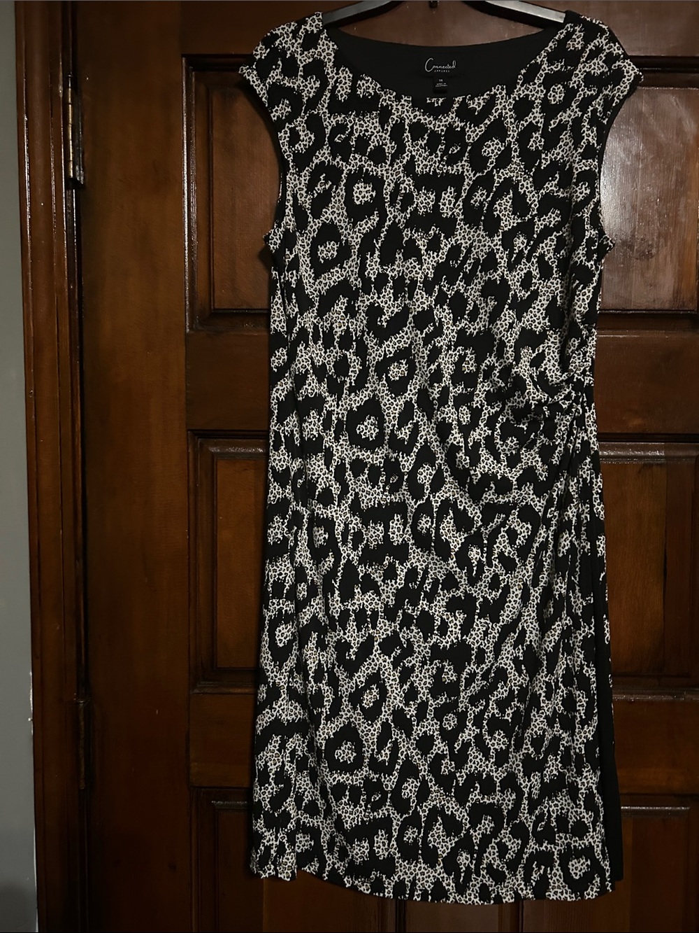 connected apparel Black and White Leopard-Print Cap-Sleeve Dress